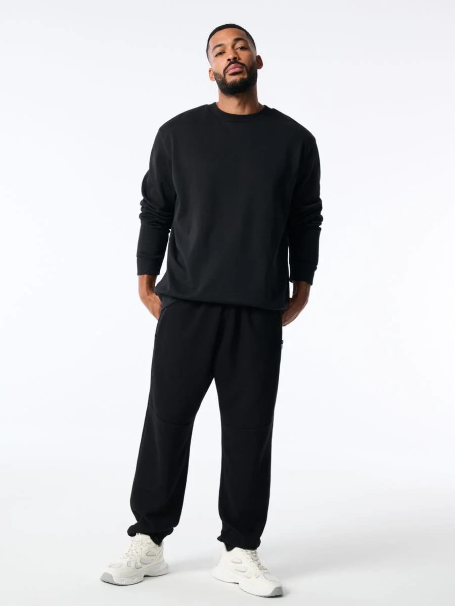 Men’s Premium Black Sweatshirt – Soft, Warm & Everyday Casual Wear